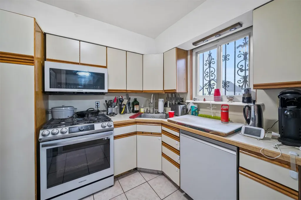 1026 Swinton Avenue Bronx NY 10465