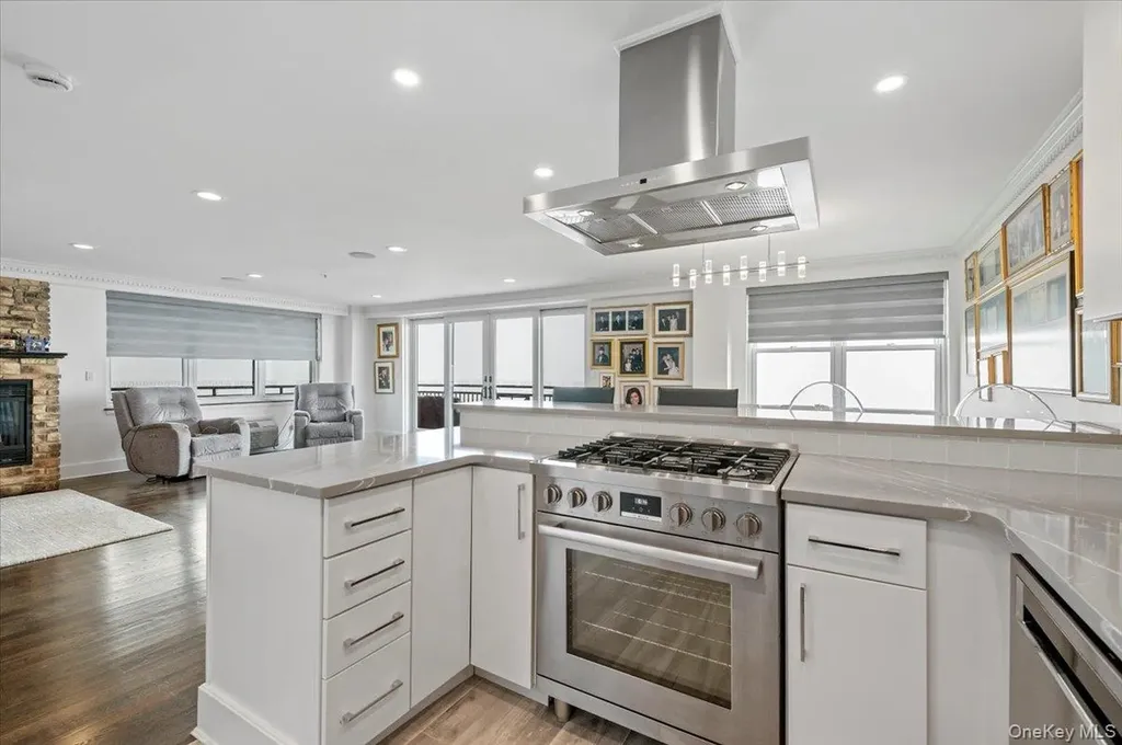 26 W Broadway Long Beach NY 11561