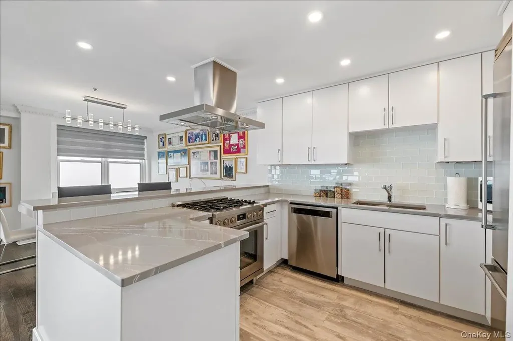 26 W Broadway Long Beach NY 11561