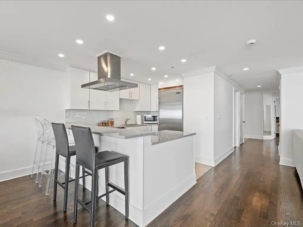26 W Broadway Long Beach NY 11561