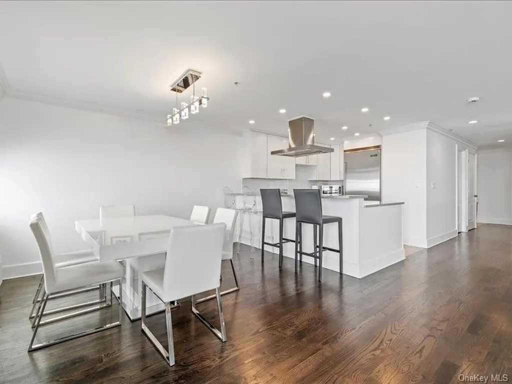 26 W Broadway Long Beach NY 11561