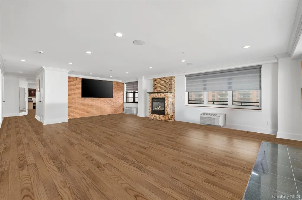 26 W Broadway Long Beach NY 11561