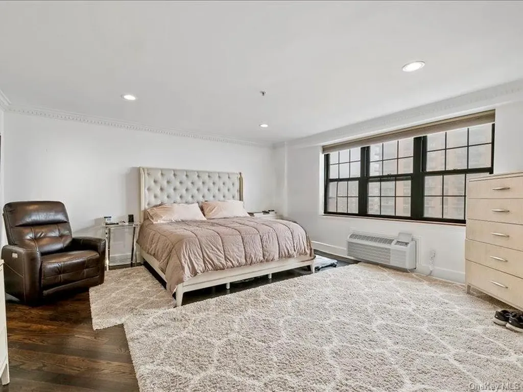 26 W Broadway Long Beach NY 11561