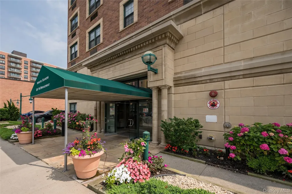 26 W Broadway Long Beach NY 11561