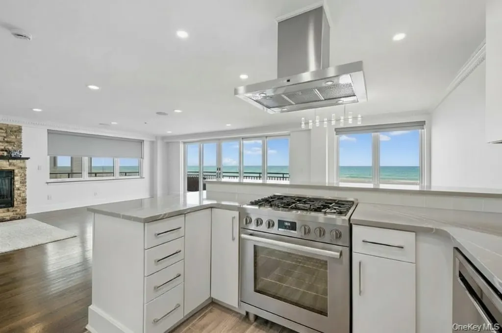 26 W Broadway Long Beach NY 11561