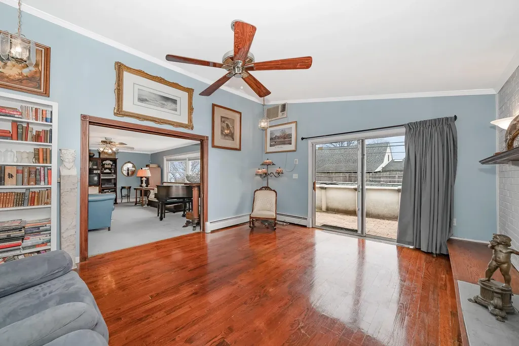 37 Marksman Lane Levittown NY 11756