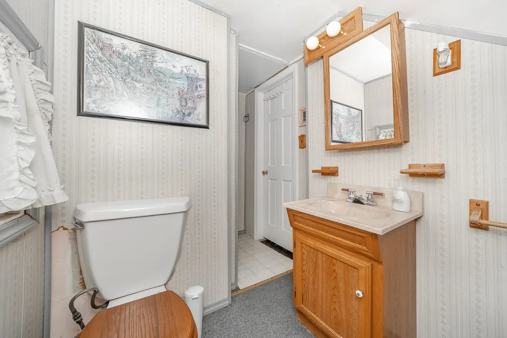 37 Marksman Lane Levittown NY 11756