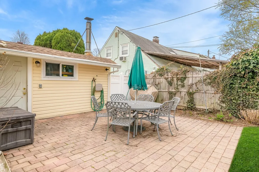 37 Marksman Lane Levittown NY 11756