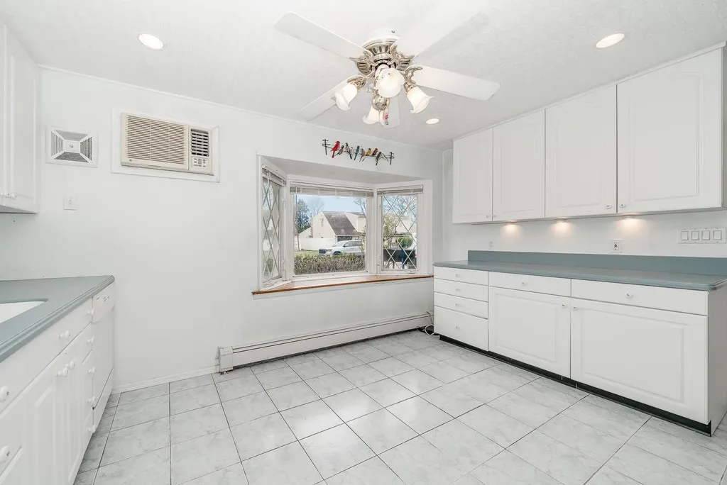 37 Marksman Lane Levittown NY 11756