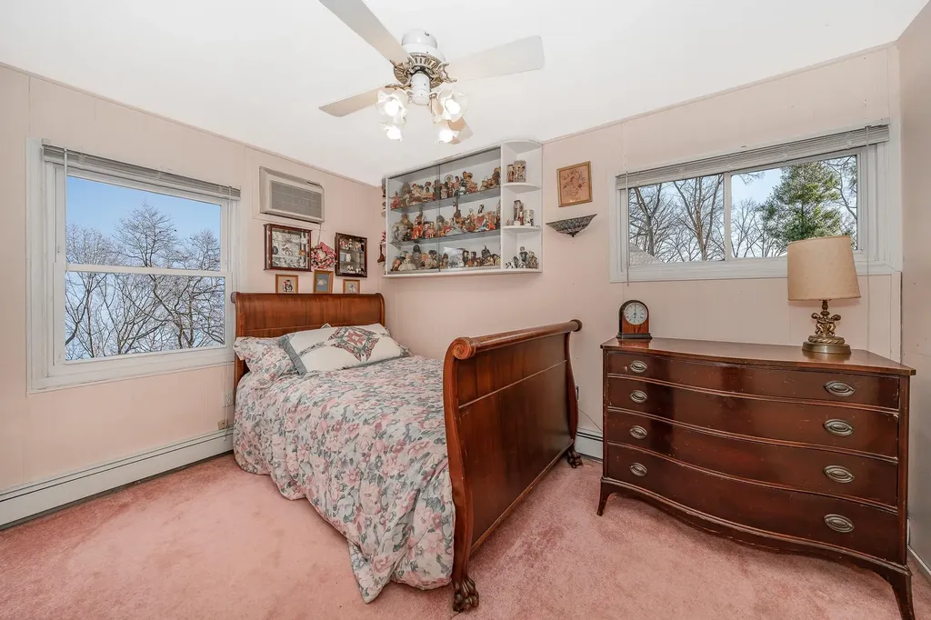 37 Marksman Lane Levittown NY 11756