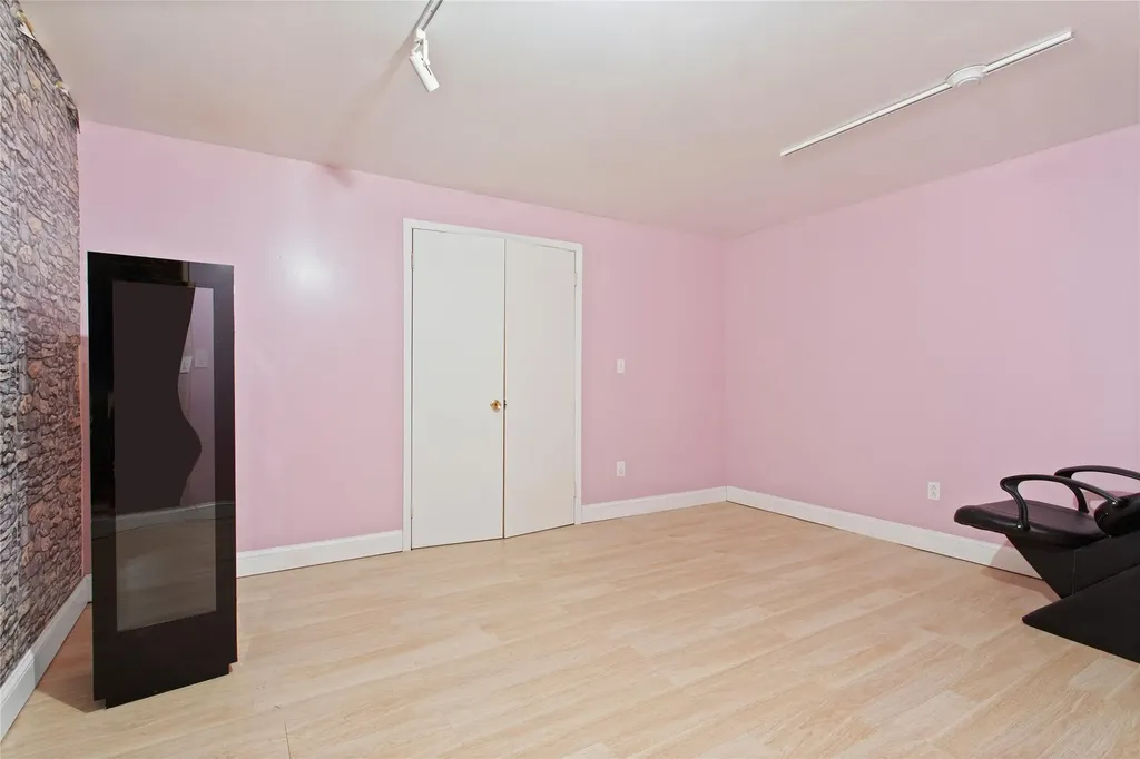 17 Pine Cone Lane Islandia NY 11749