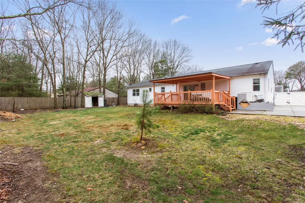 17 Pine Cone Lane Islandia NY 11749