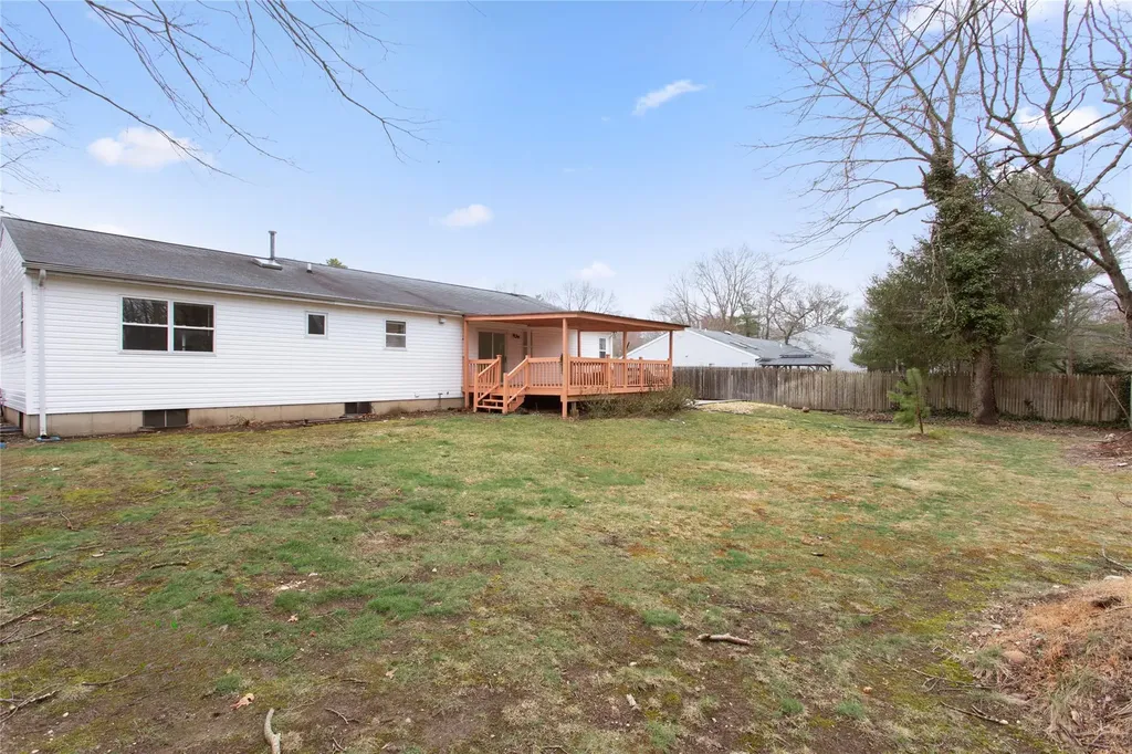 17 Pine Cone Lane Islandia NY 11749
