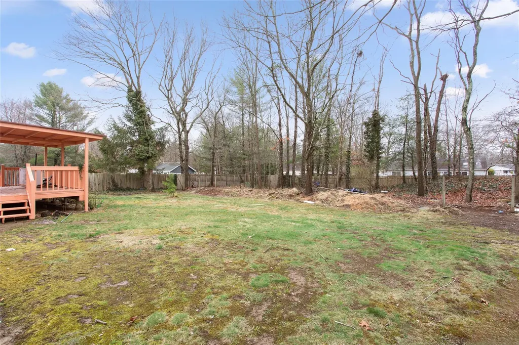 17 Pine Cone Lane Islandia NY 11749
