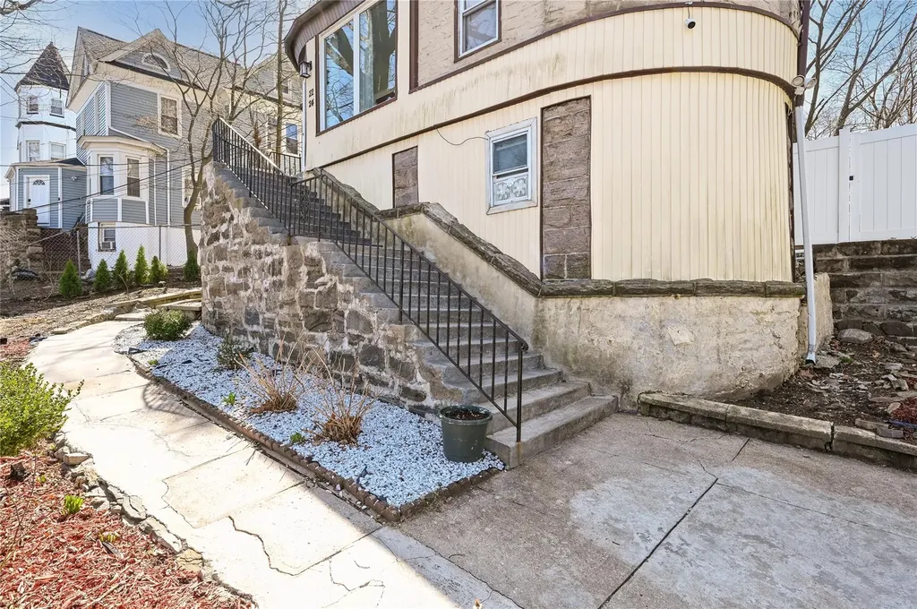 22 Landscape Avenue Yonkers NY 10705