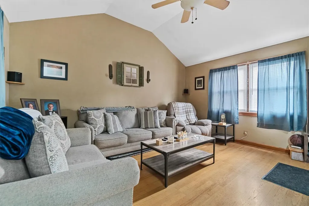 49 Lakeside Drive New Windsor NY 12553