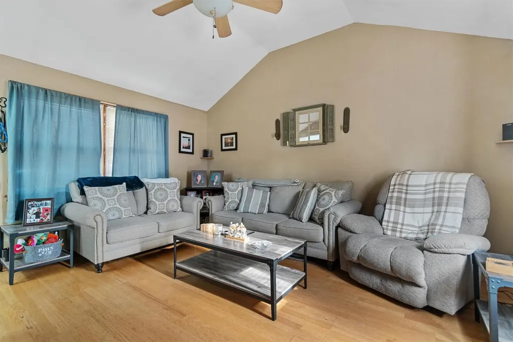 49 Lakeside Drive New Windsor NY 12553