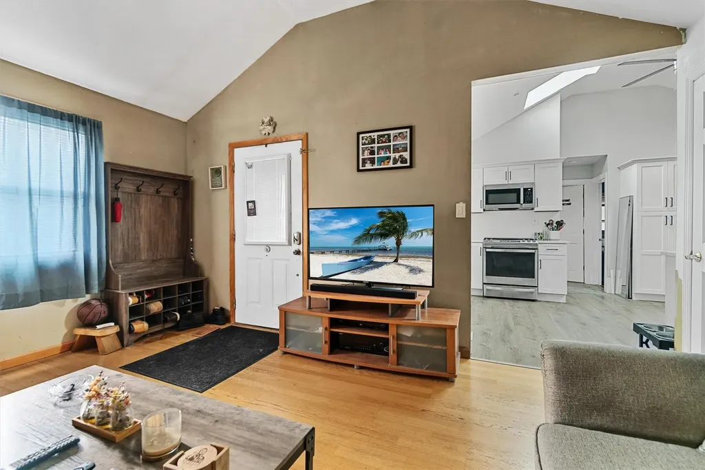 49 Lakeside Drive New Windsor NY 12553