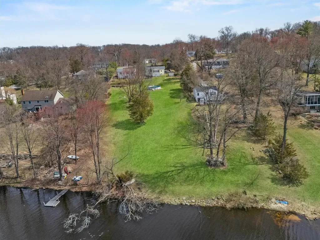 49 Lakeside Drive New Windsor NY 12553