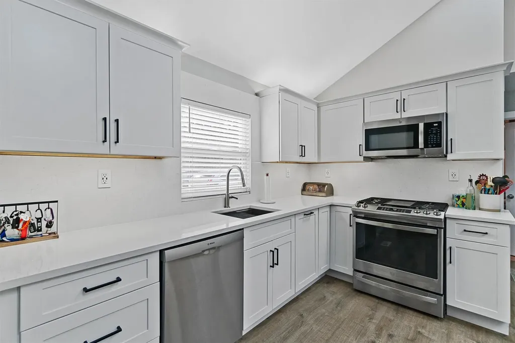 49 Lakeside Drive New Windsor NY 12553