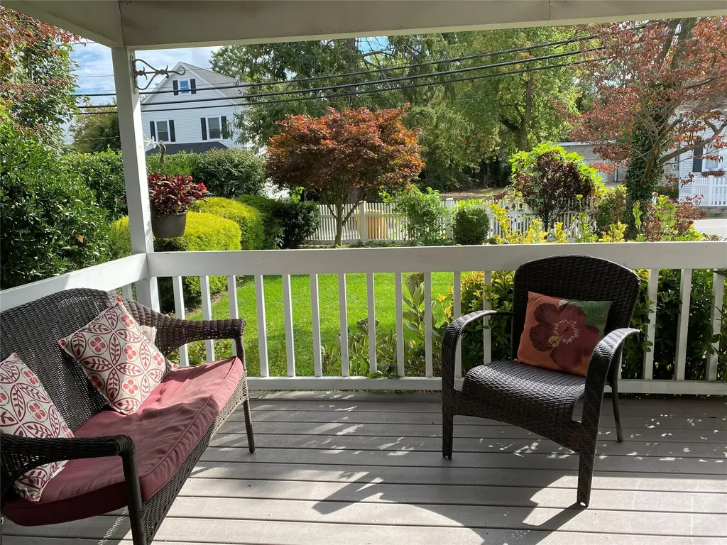 19 Mill Lane Huntington NY 11743