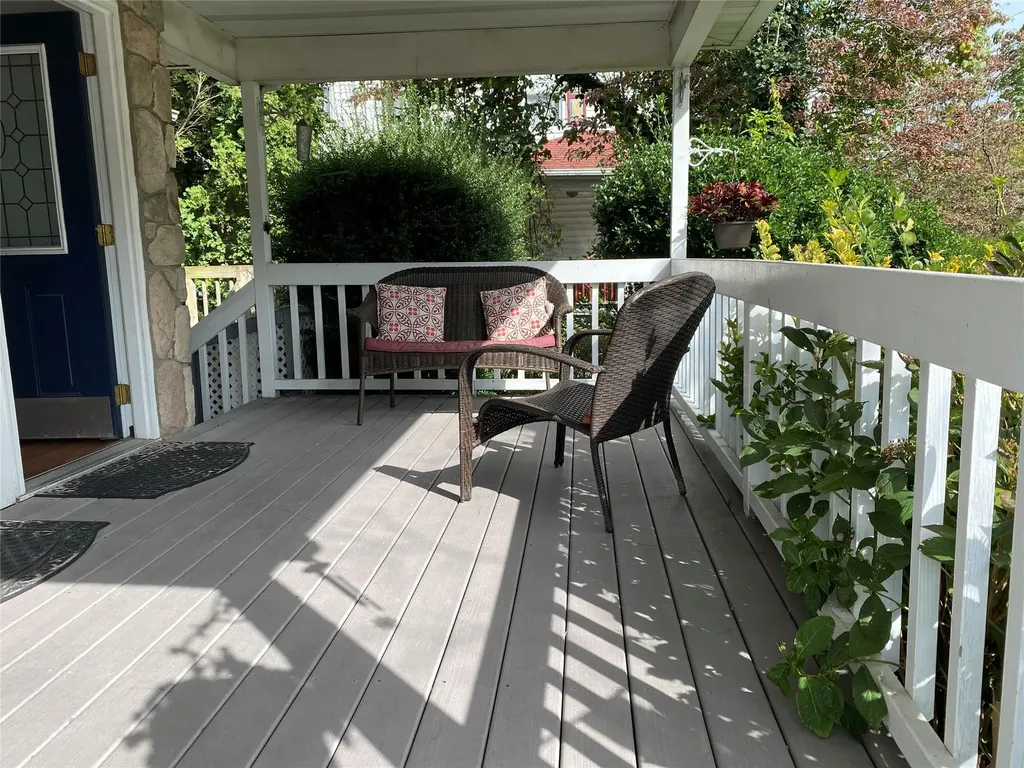 19 Mill Lane Huntington NY 11743