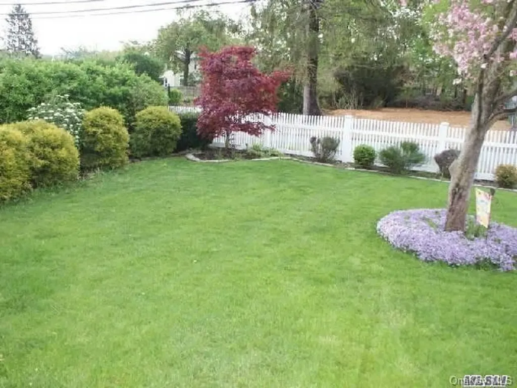 19 Mill Lane Huntington NY 11743