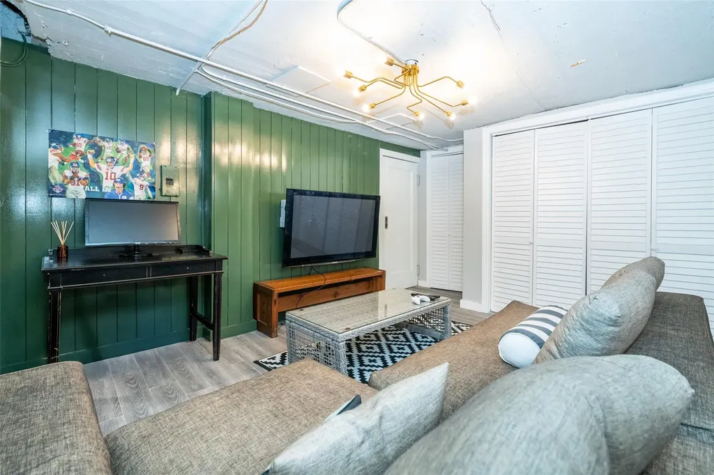 401 Carroll Avenue Mamaroneck NY 10543
