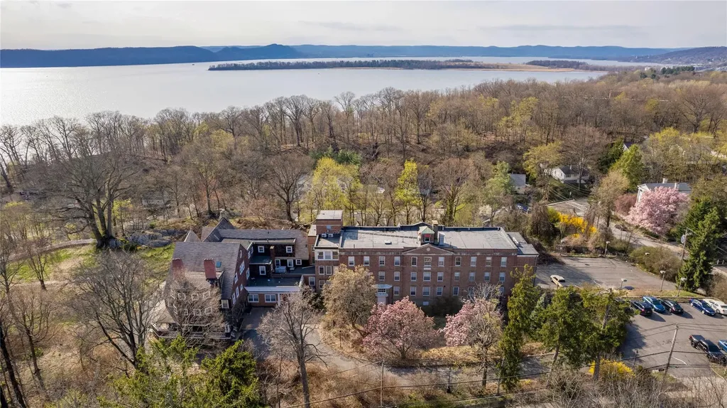 25 N Malcolm Street Ossining NY 10562