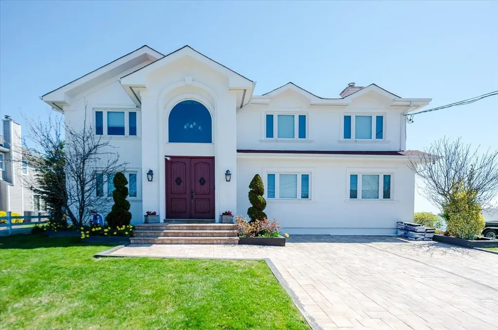 110 Clocks Boulevard Massapequa NY 11758