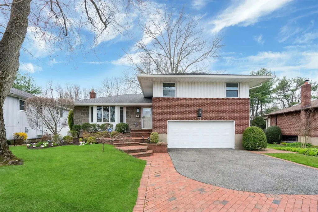 57 Glenwood Road Plainview NY 11803