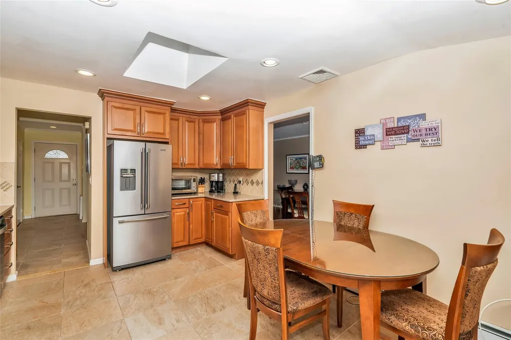 57 Glenwood Road Plainview NY 11803
