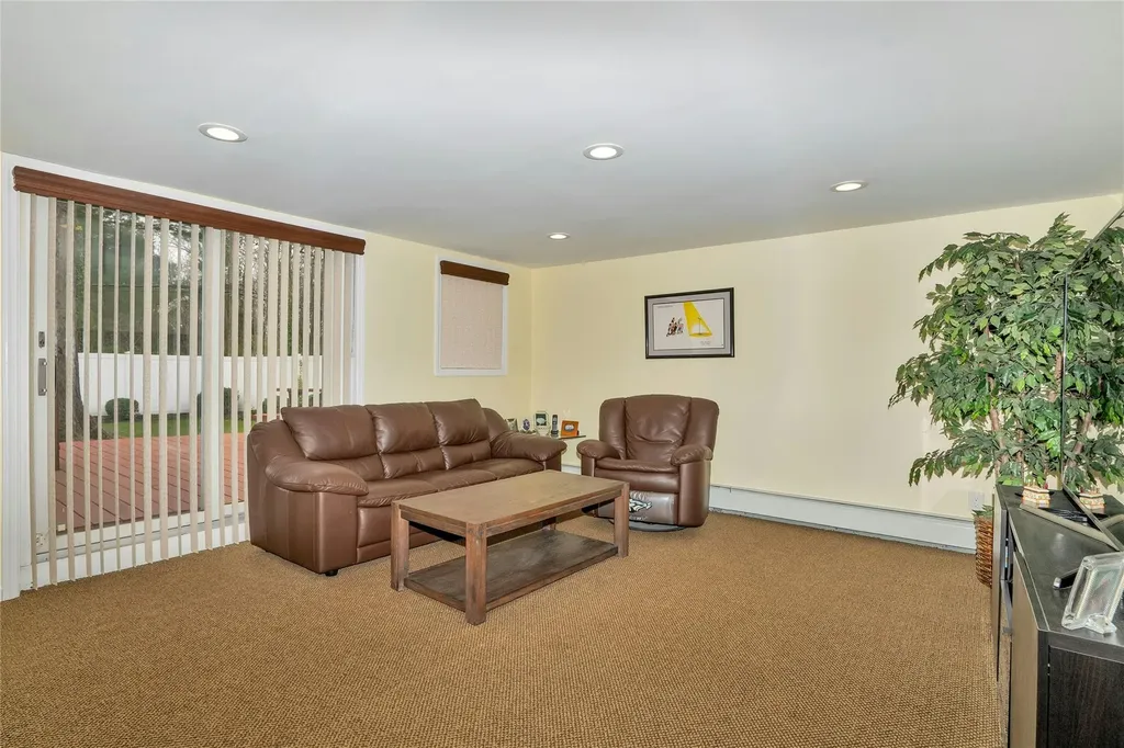 57 Glenwood Road Plainview NY 11803