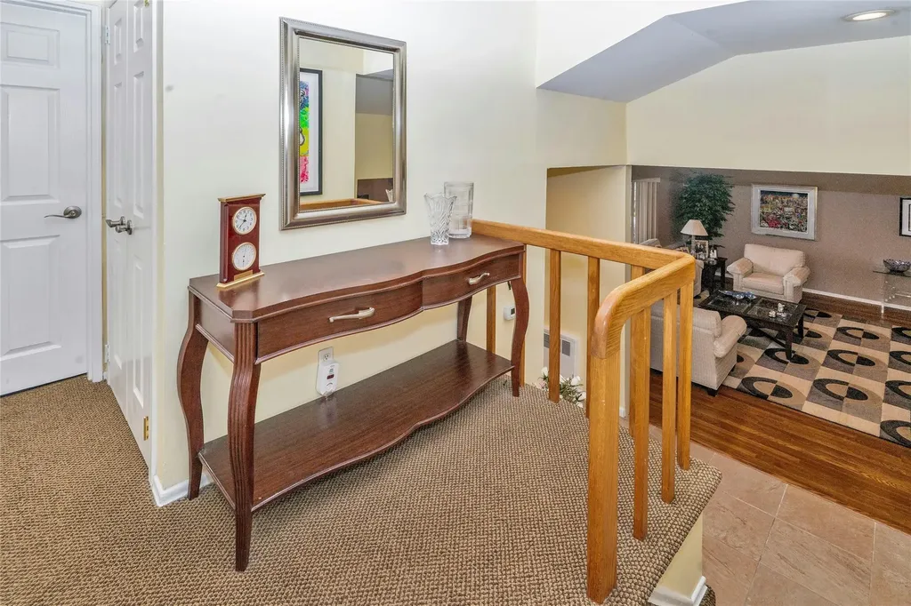 57 Glenwood Road Plainview NY 11803