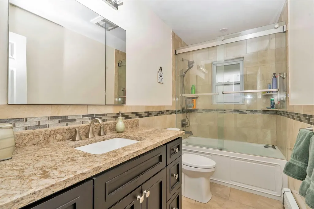 57 Glenwood Road Plainview NY 11803