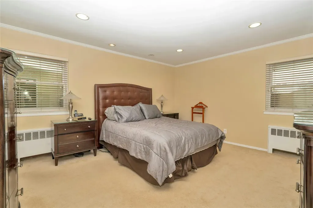 57 Glenwood Road Plainview NY 11803