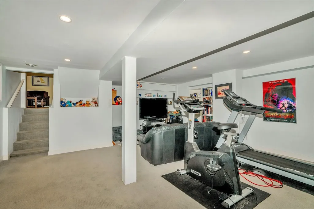 57 Glenwood Road Plainview NY 11803