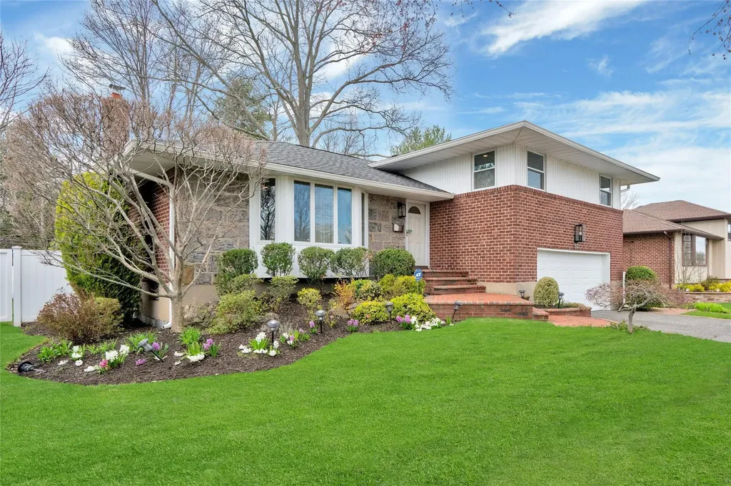 57 Glenwood Road Plainview NY 11803