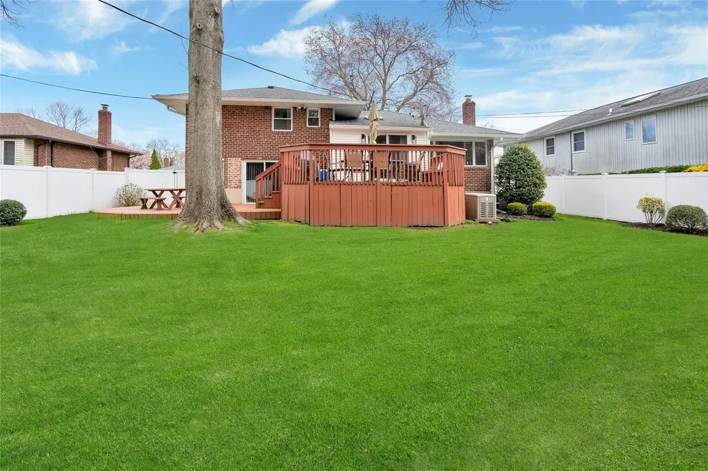 57 Glenwood Road Plainview NY 11803