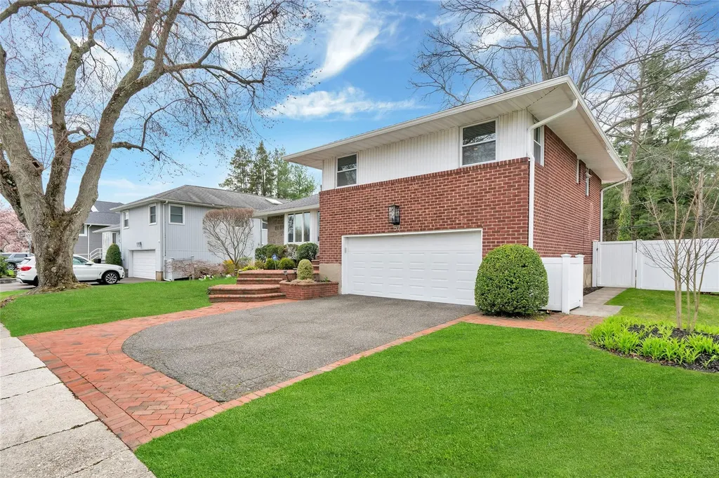 57 Glenwood Road Plainview NY 11803