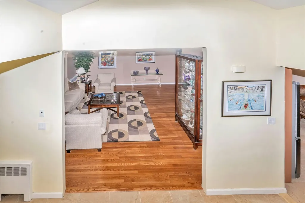 57 Glenwood Road Plainview NY 11803