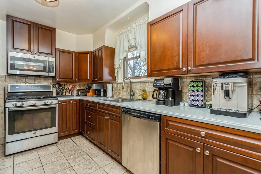 74 Bajart Place Yonkers NY 10705