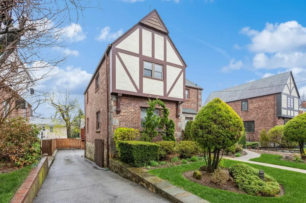74 Bajart Place Yonkers NY 10705