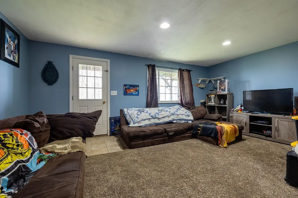 1406 Kings Way Carmel NY 10512