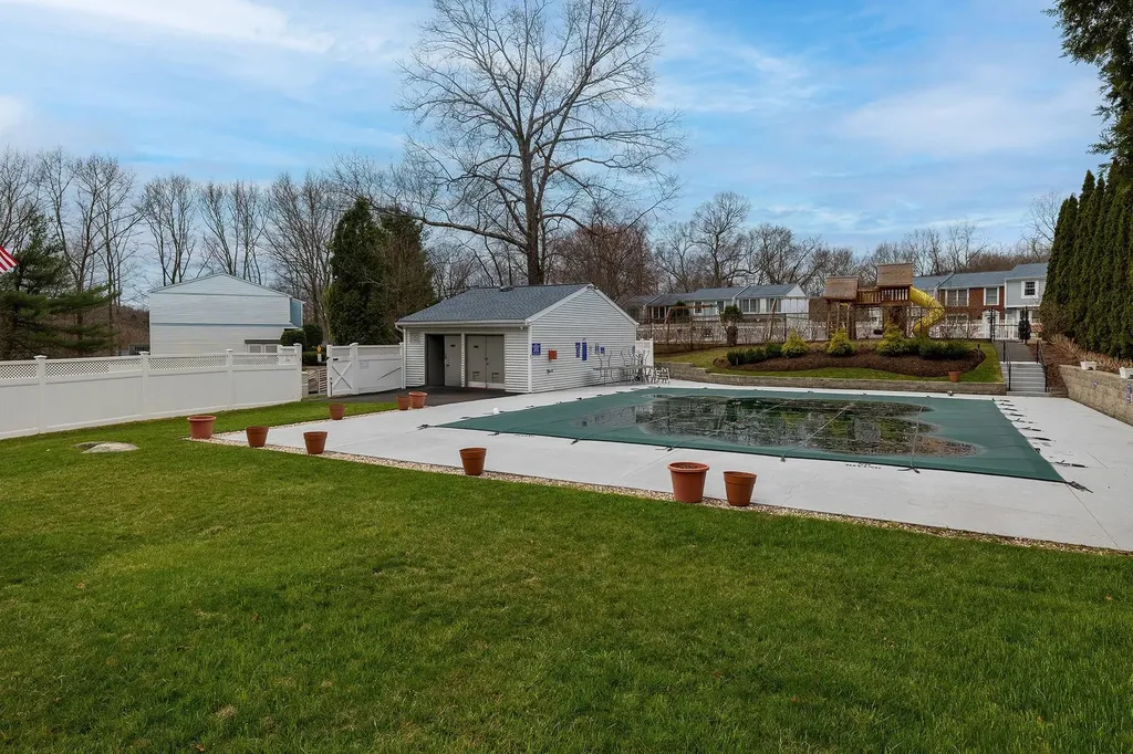 1406 Kings Way Carmel NY 10512