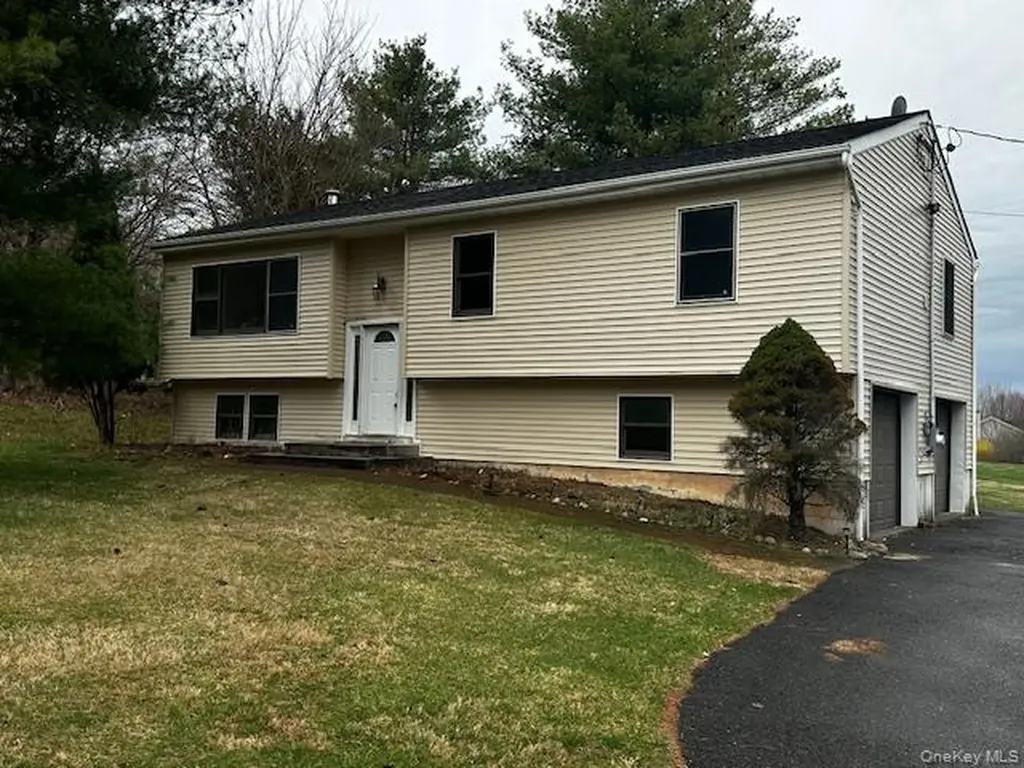 105 Gold Road Poughquag NY 12570