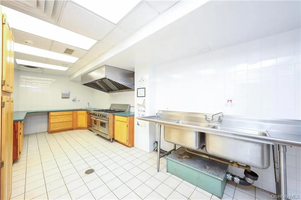 8710 5th Avenue Brooklyn NY 11209