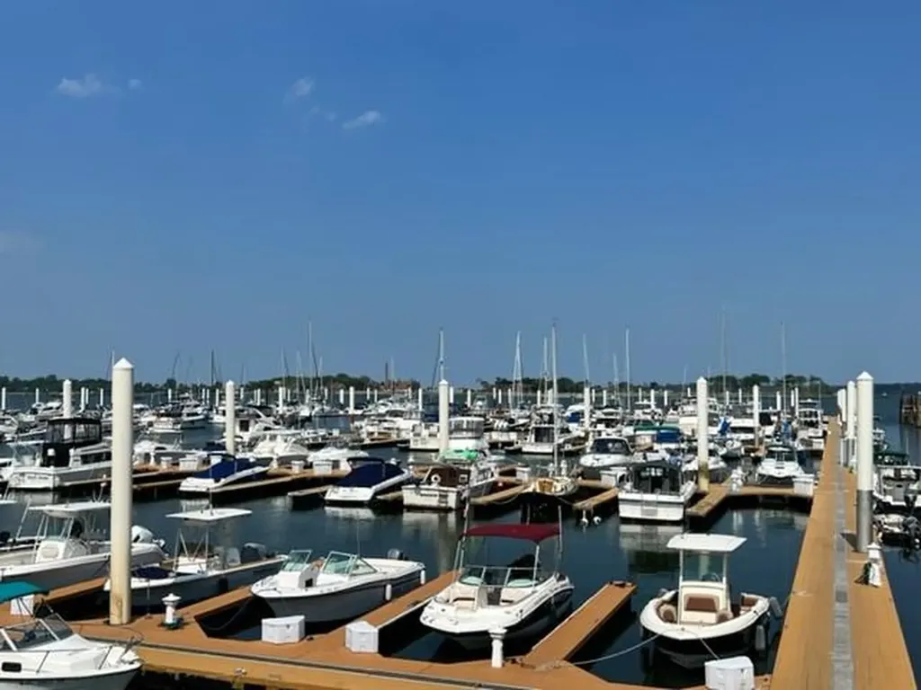 148 City Isalnd Avenue Bronx NY 10464