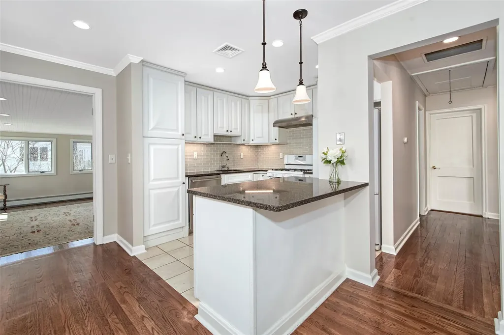 148 Frank Avenue Mamaroneck NY 10543