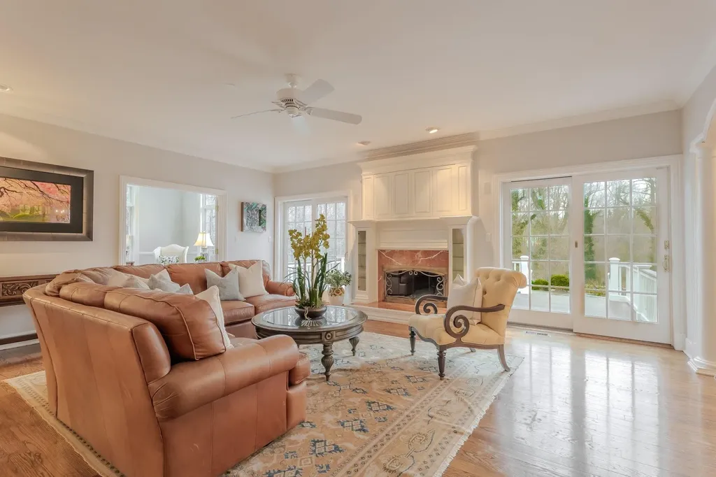 51 Lloyd Lane Lloyd Harbor NY 11743